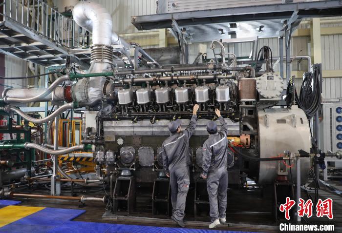 中国首台中速大功率氨燃料发动机点火成功